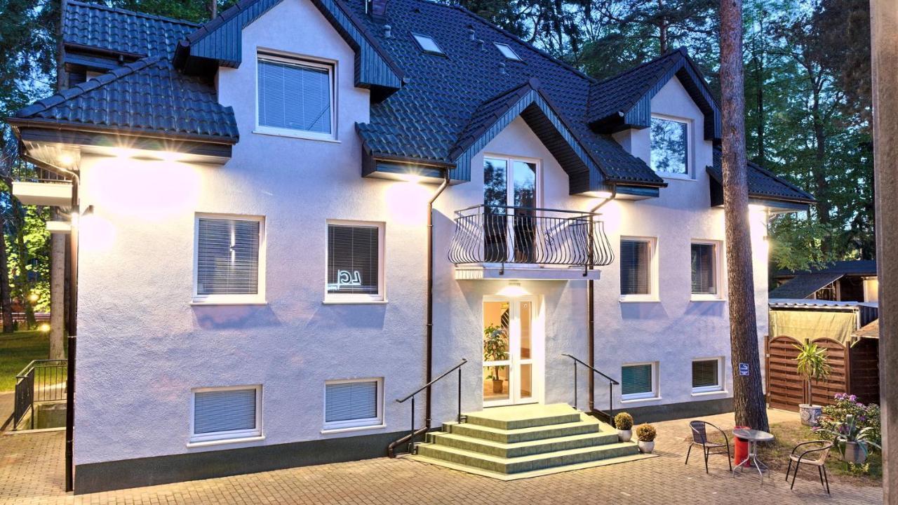 Lc Pokoje & Apartamenty Pobierowo Exteriör bild