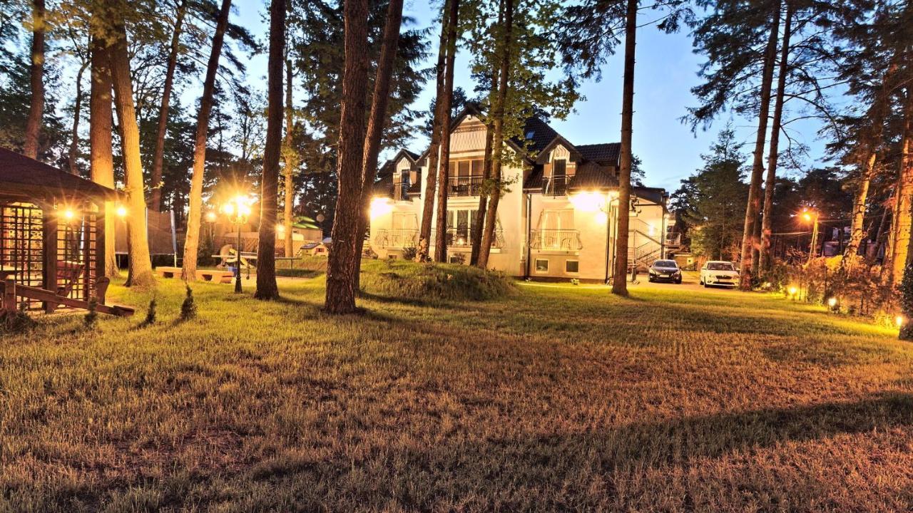 Lc Pokoje & Apartamenty Pobierowo Exteriör bild