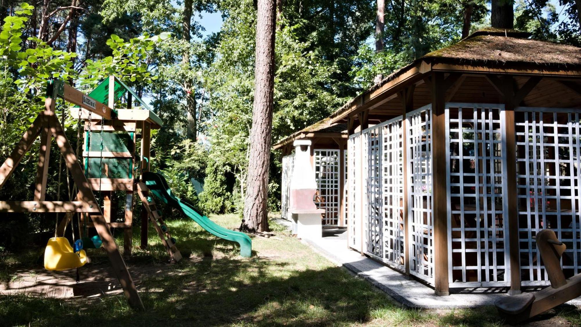 Lc Pokoje & Apartamenty Pobierowo Exteriör bild