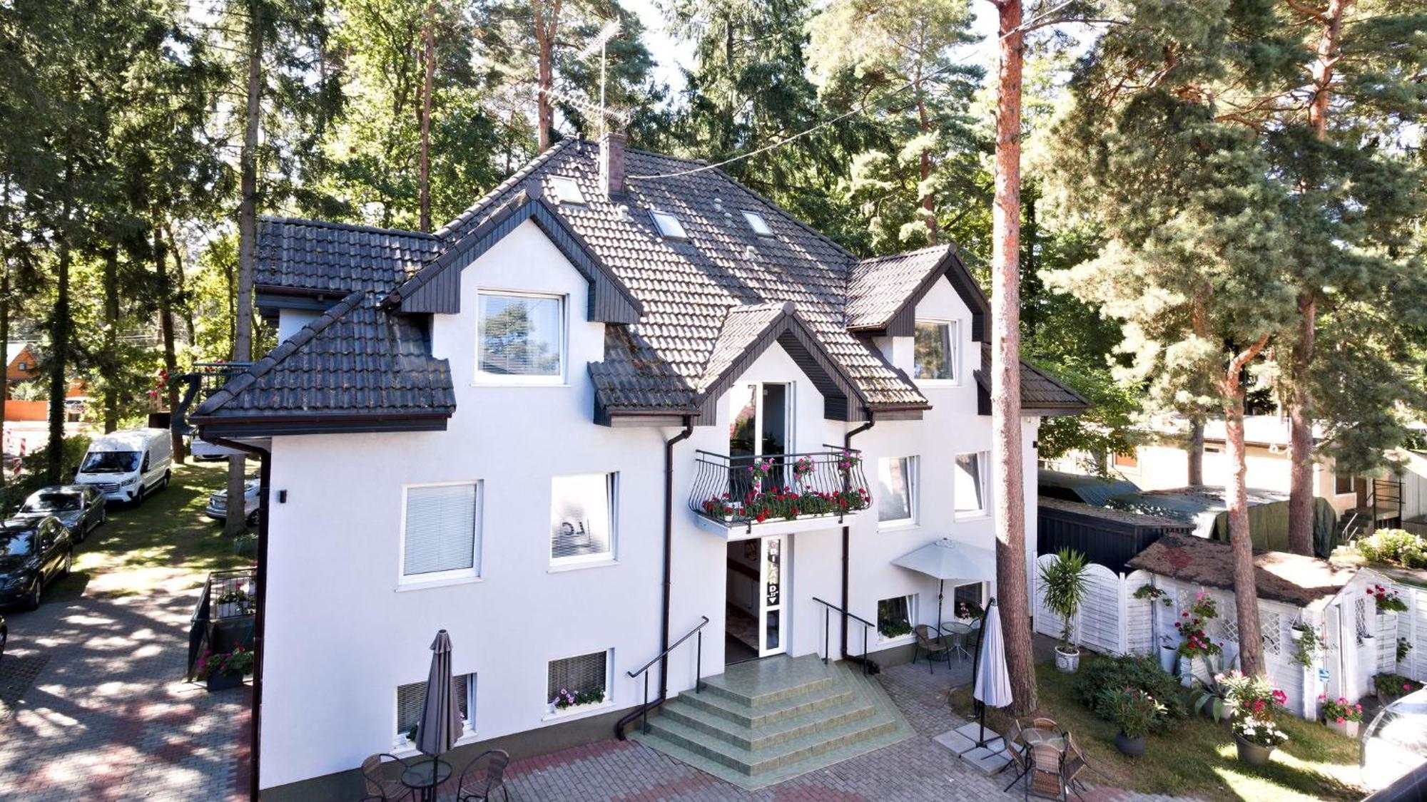 Lc Pokoje & Apartamenty Pobierowo Exteriör bild