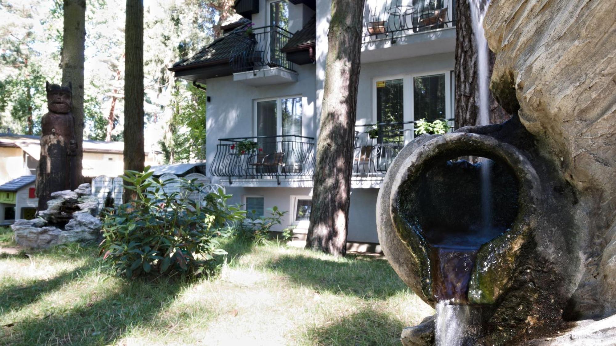 Lc Pokoje & Apartamenty Pobierowo Exteriör bild