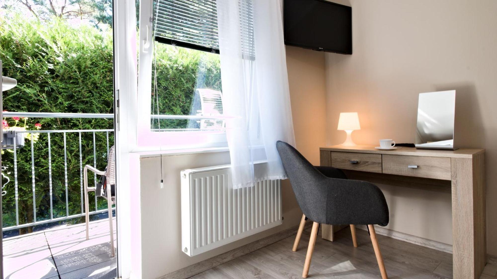 Lc Pokoje & Apartamenty Pobierowo Exteriör bild