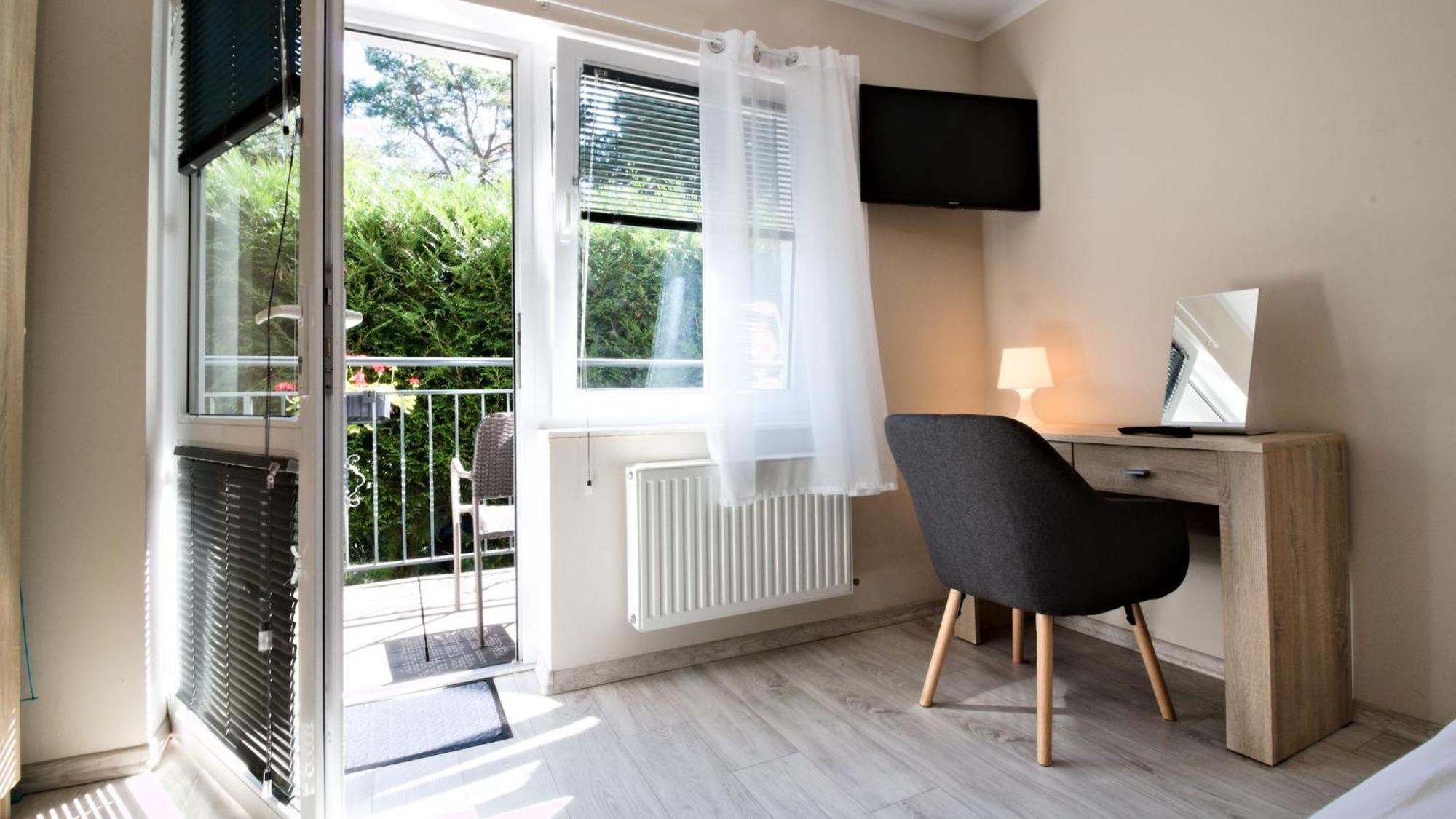 Lc Pokoje & Apartamenty Pobierowo Exteriör bild